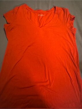 Women’s V-Neck Short Sleeve Top - Reddish Orange